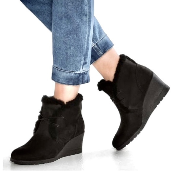UGG Jeovana Wedge Bootie - Picture 3 of 11